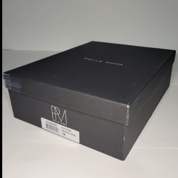 NWT Pelle Moda Ocean Platform Sandal in Platinum Brushed Snake,  Size 7 - Picture 15 of 16